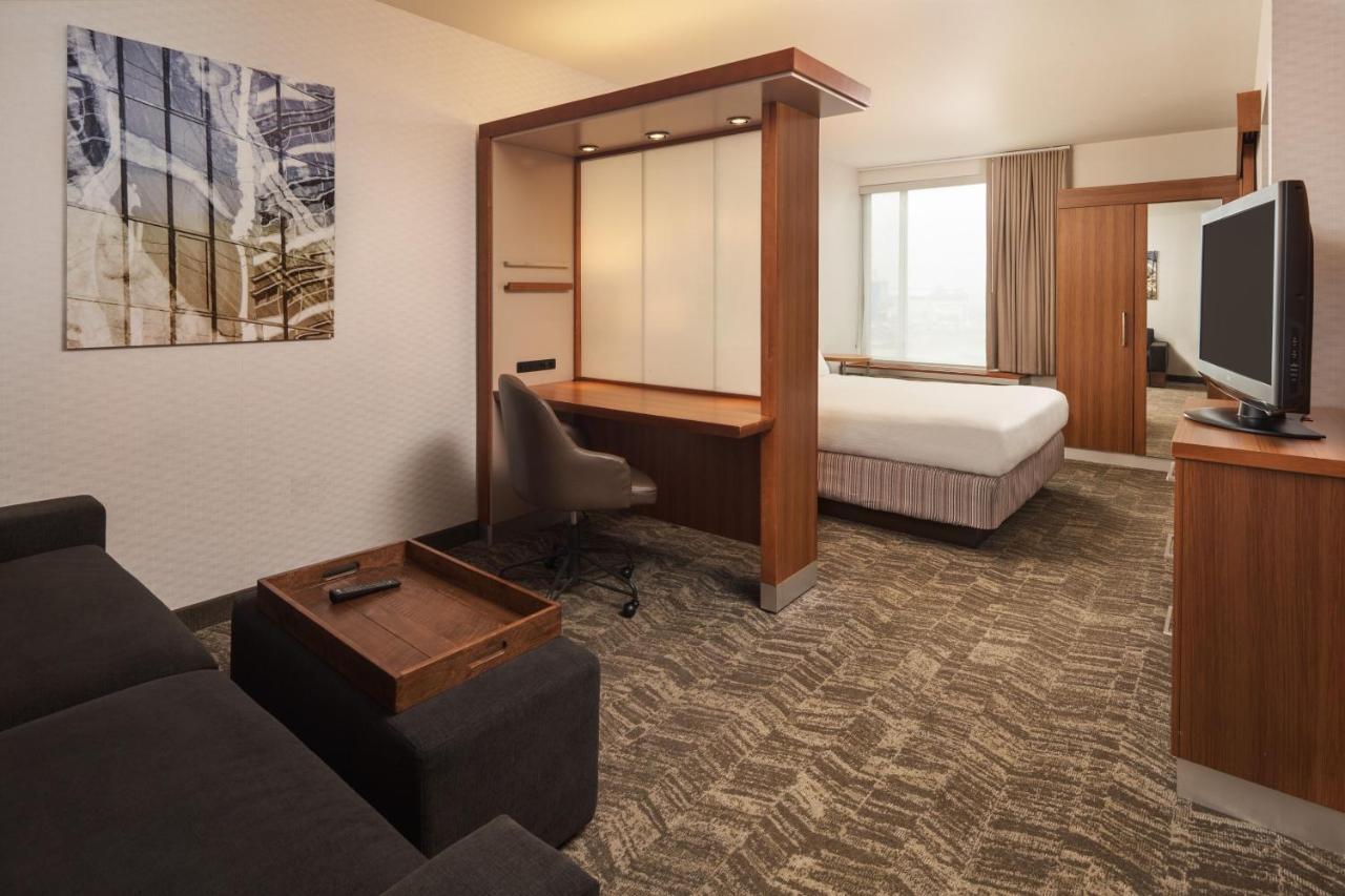 Springhill By Marriott Philadelphia Airport / 3*