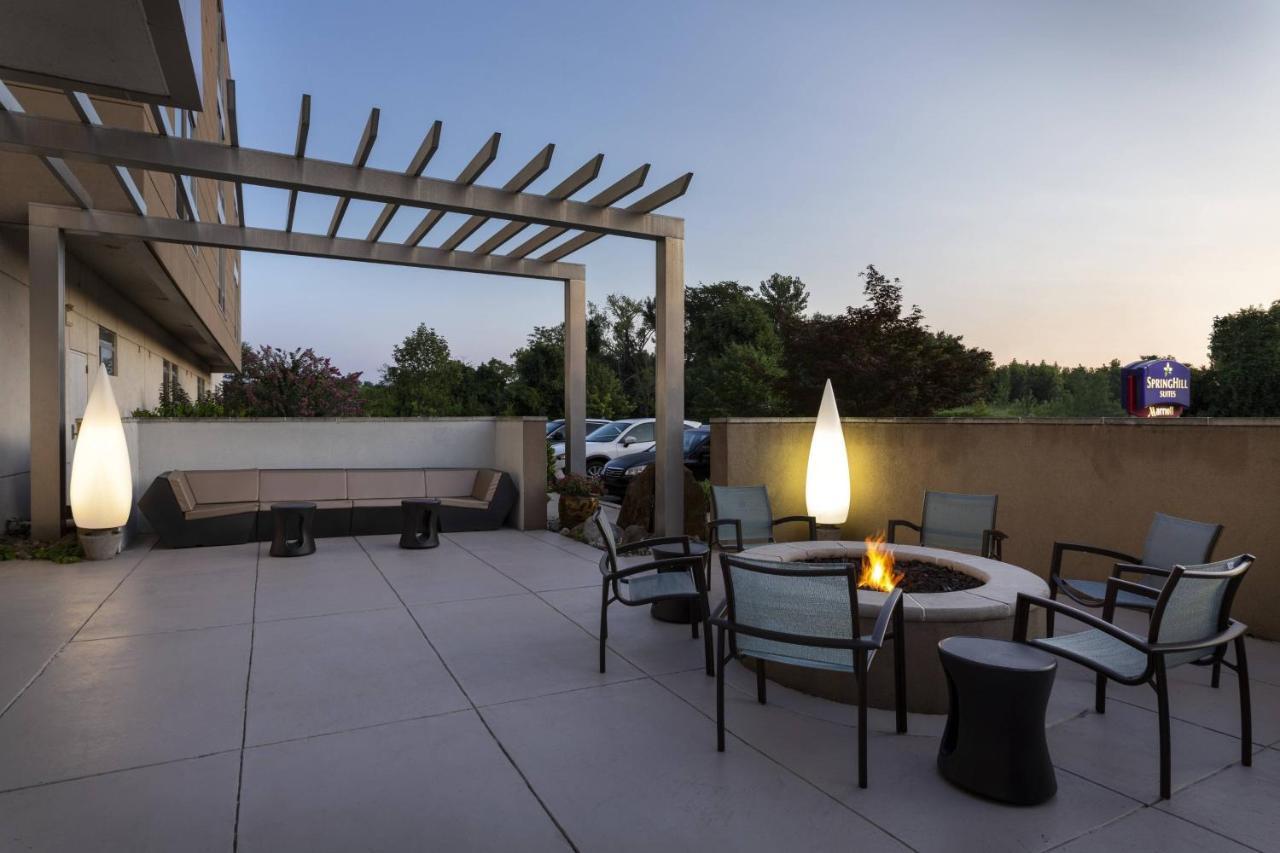 Springhill By Marriott Philadelphia Airport / Hotel