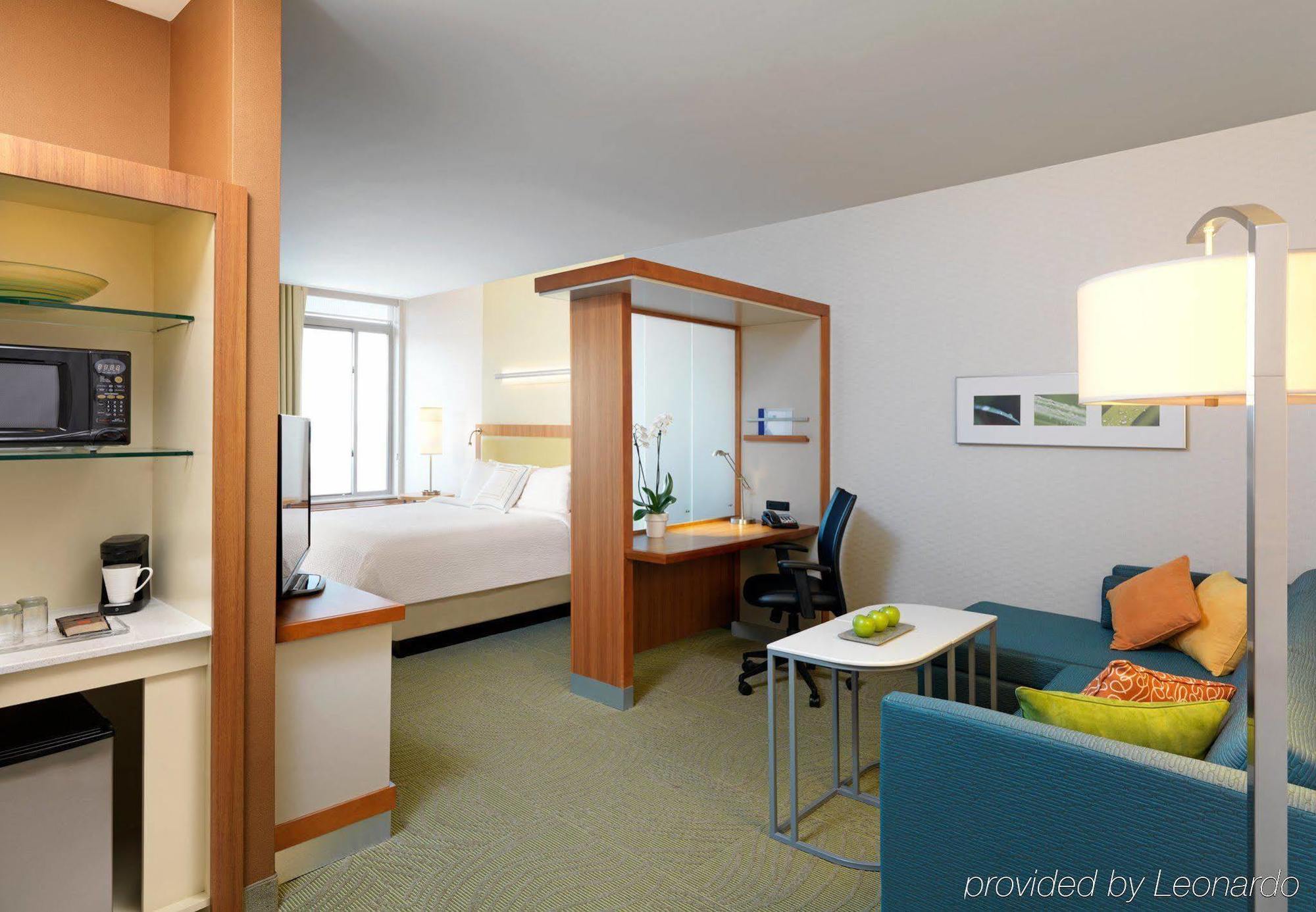 Hotel Springhill By Marriott Philadelphia Airport / 3*